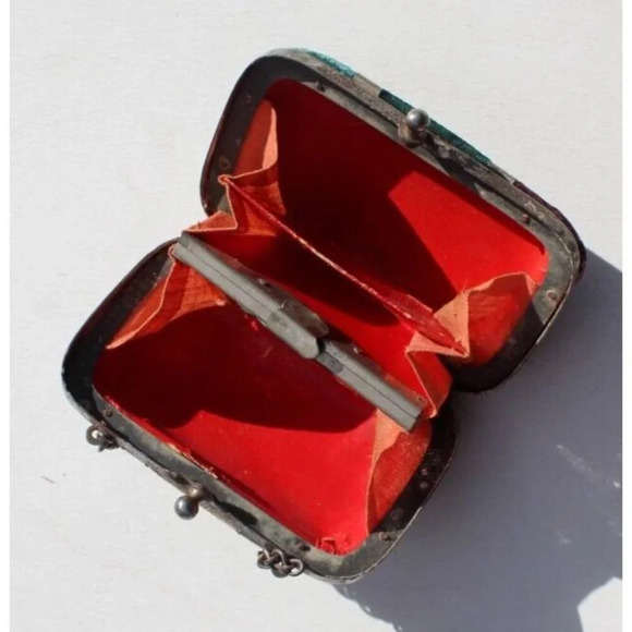 Antique VINTAGE 1900s MINIATURE ART NOUVEAU Accessory DOLL PURSE W/ Chain Handle - Picture 3 of 4